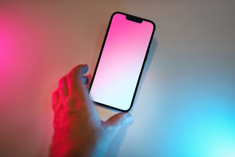 Como avaliar a durabilidade e desempenho de smartphones para uso profissional