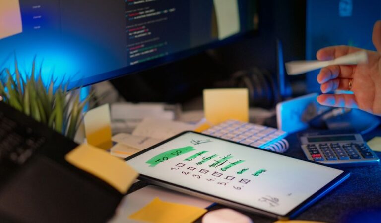 Como avaliar a eficácia dos softwares de suporte ao cliente para aumentar a satisfação do consumidor