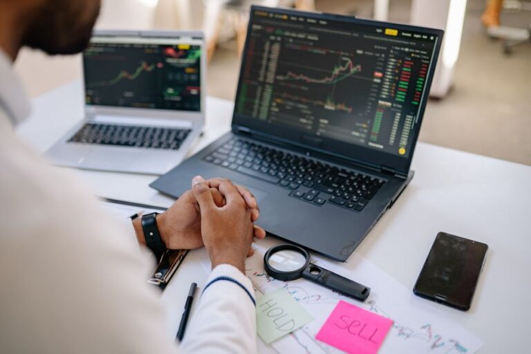 Como avaliar e escolher a melhor corretora de valores para iniciantes no mercado de ações